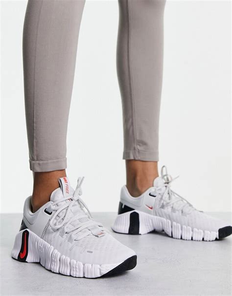 nike metcon 5 women white